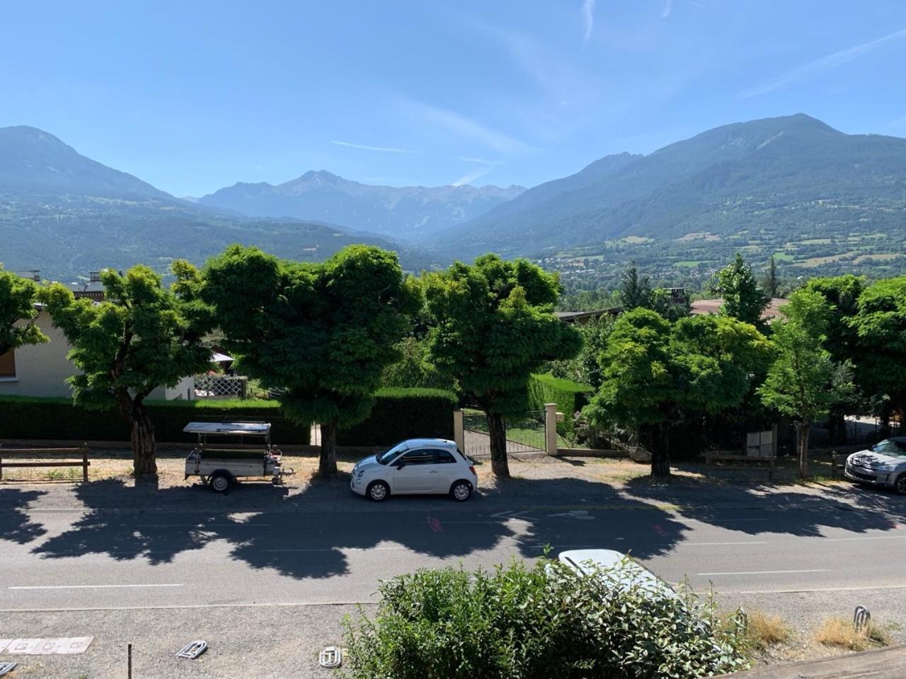 Appartement agréable à deux pas du plan d'eau Embrun Exterior foto