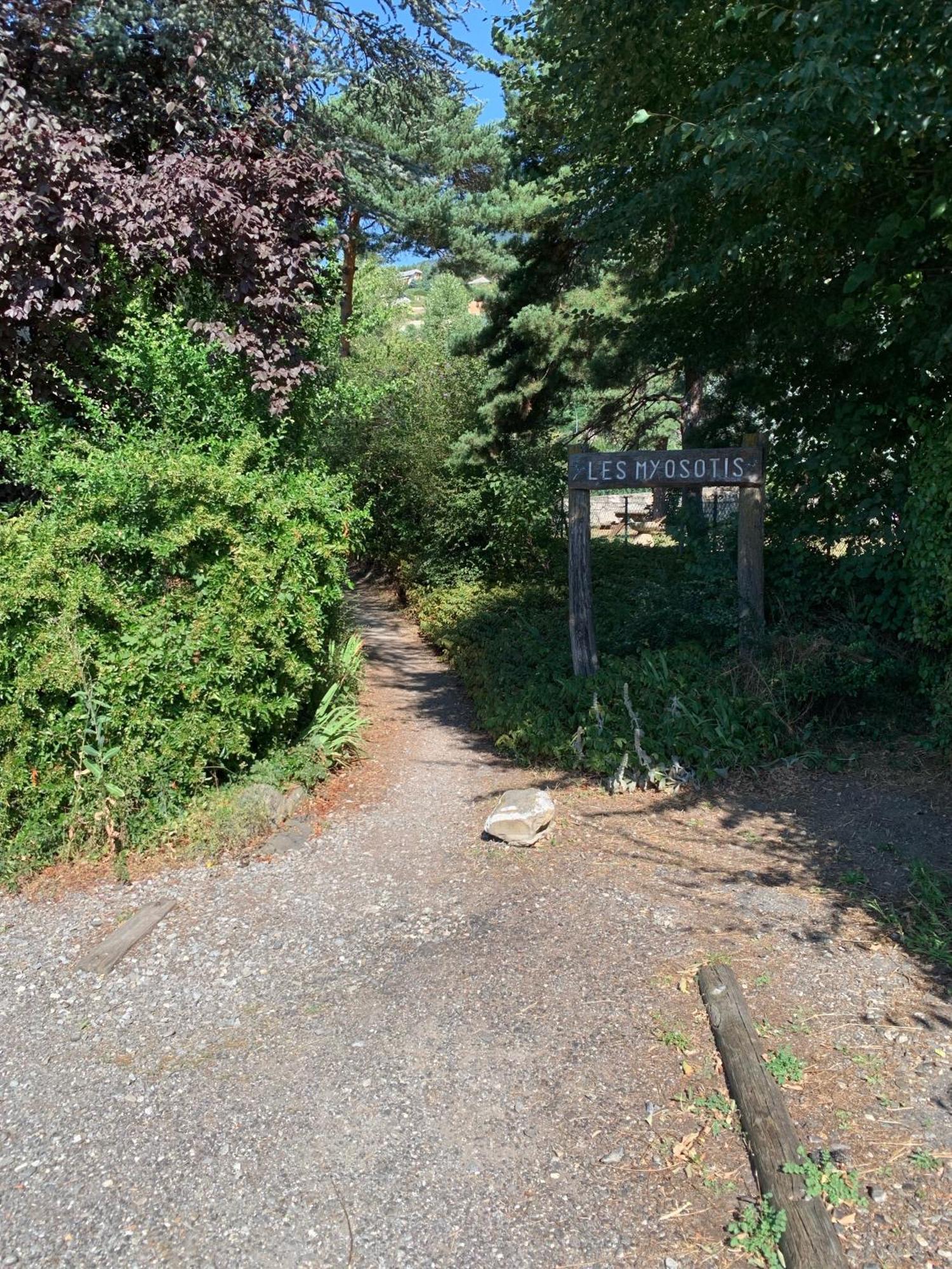 Appartement agréable à deux pas du plan d'eau Embrun Exterior foto